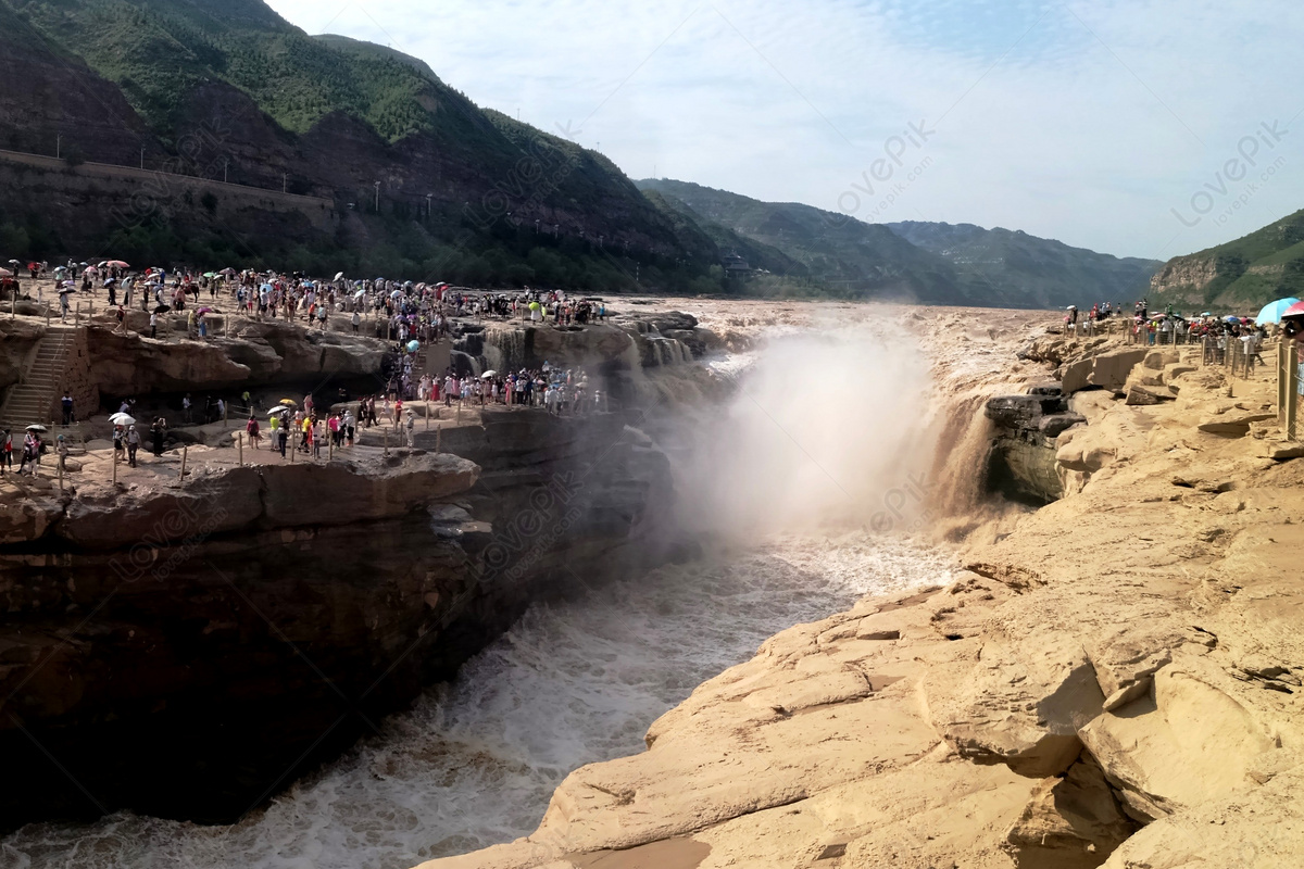 lovepik-hukou-waterfall-in-the-yellow-river-picture_500087532.jpg